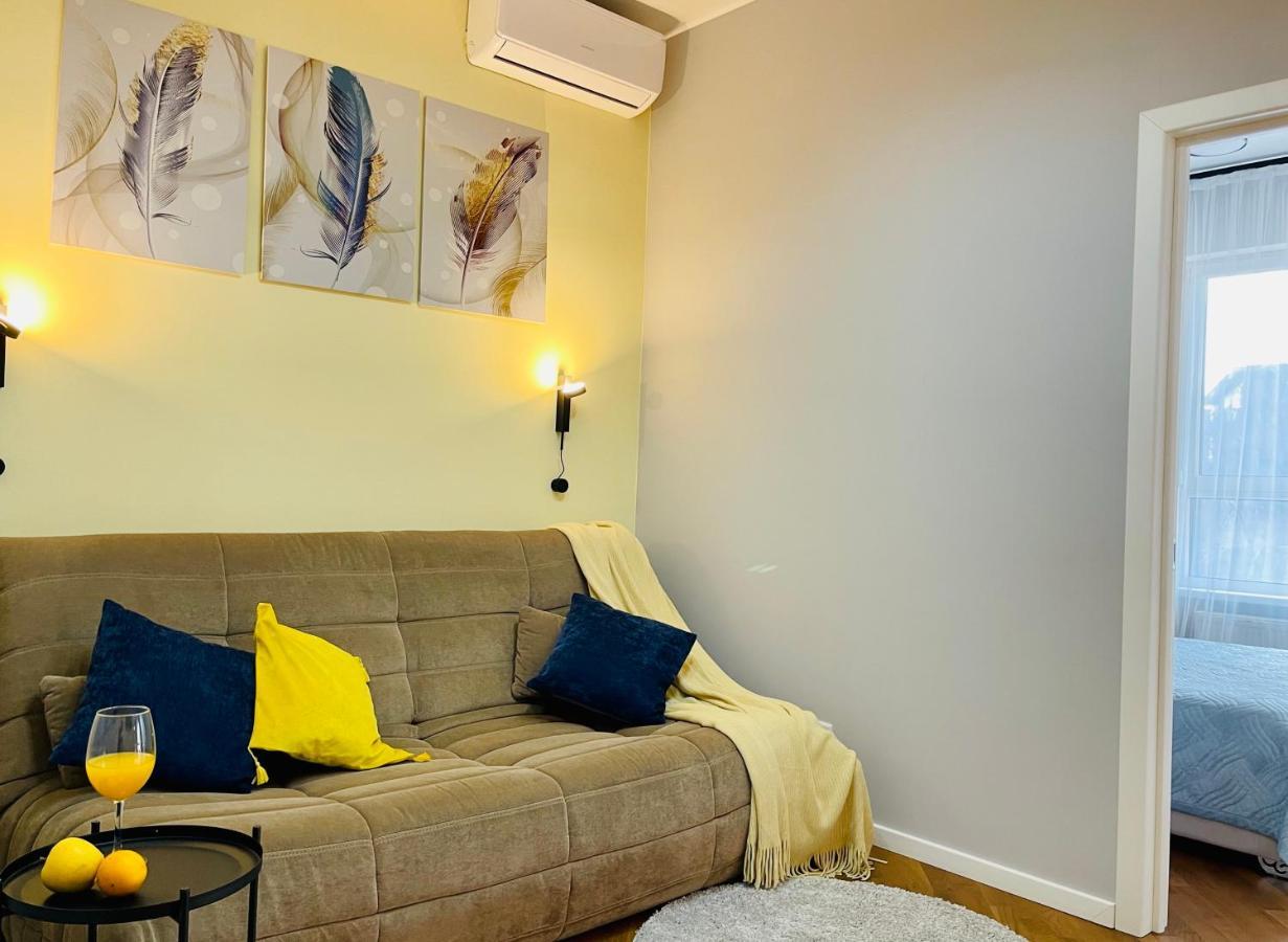 Уютная Стильная Квартира Возле Центрального Парка Горького! Apartamento Almaty Exterior foto