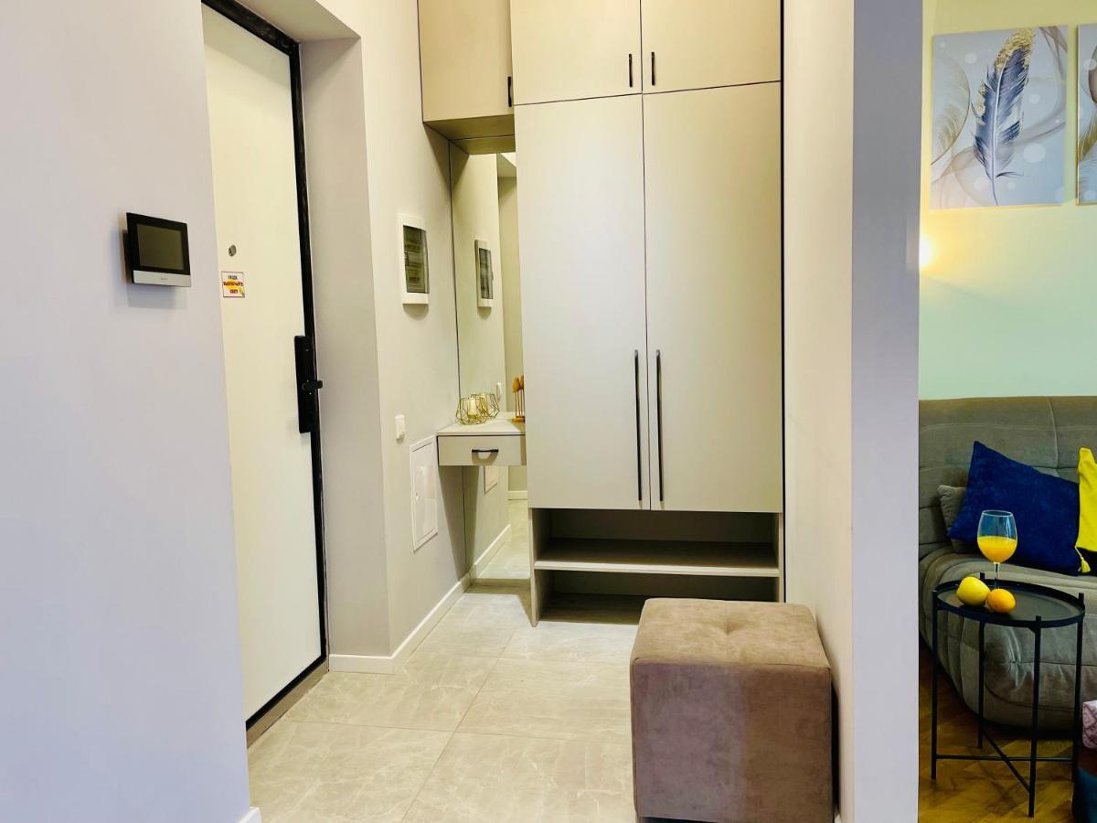 Уютная Стильная Квартира Возле Центрального Парка Горького! Apartamento Almaty Exterior foto