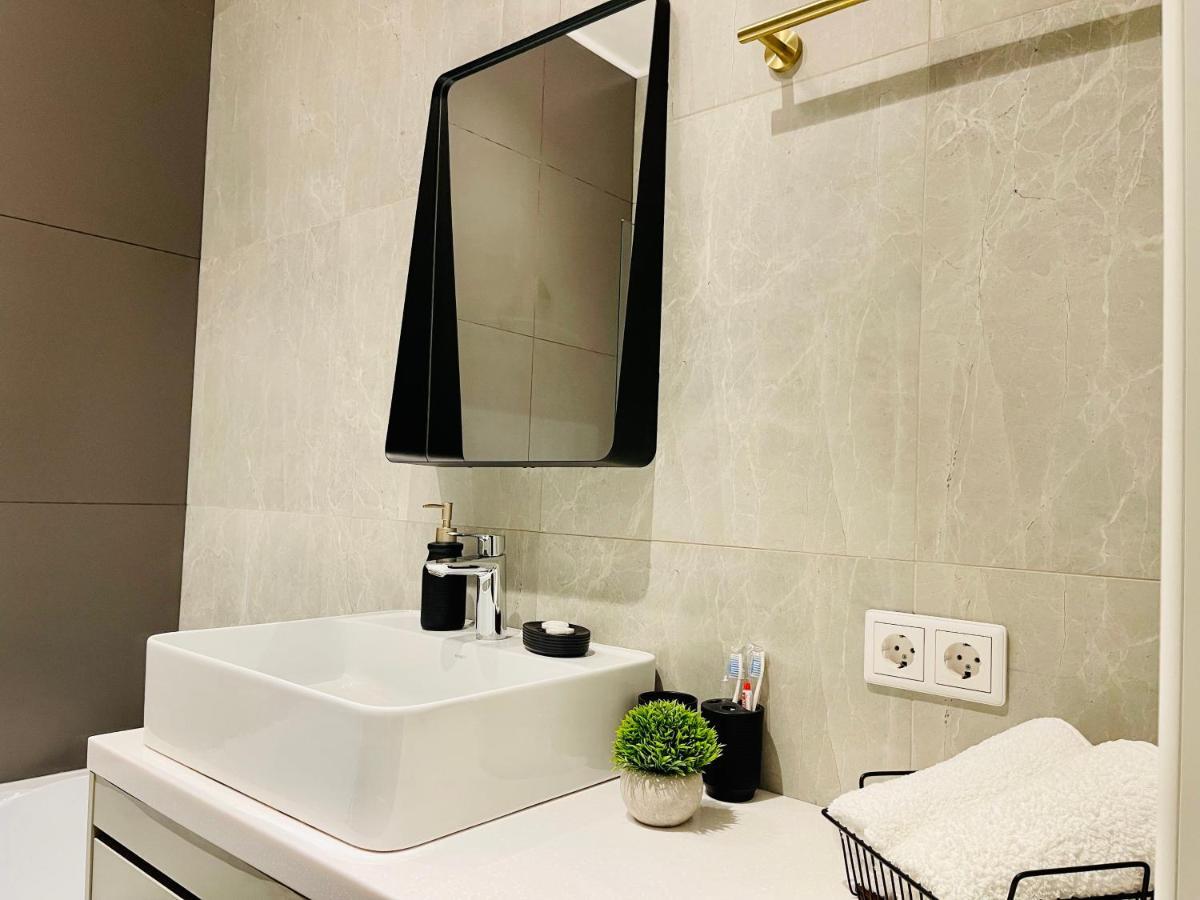 Уютная Стильная Квартира Возле Центрального Парка Горького! Apartamento Almaty Exterior foto