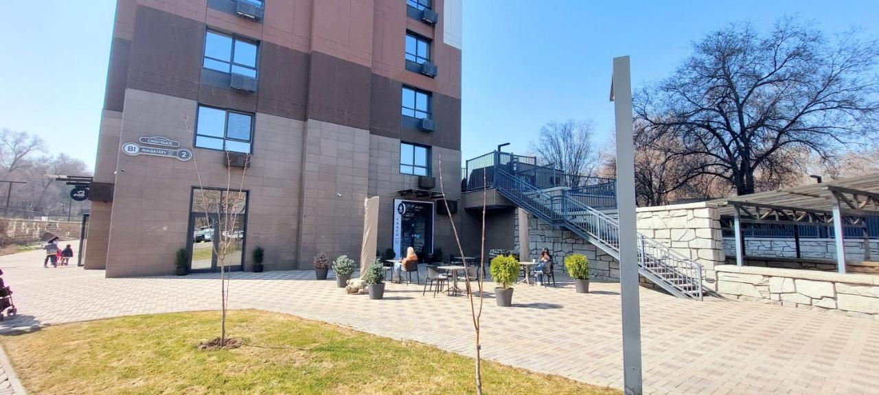 Уютная Стильная Квартира Возле Центрального Парка Горького! Apartamento Almaty Exterior foto